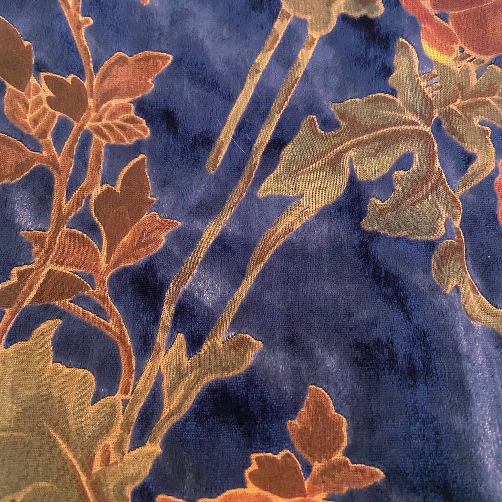 NEW WITH TAGS, PURPLE VELVET VIBRANT KIMONO